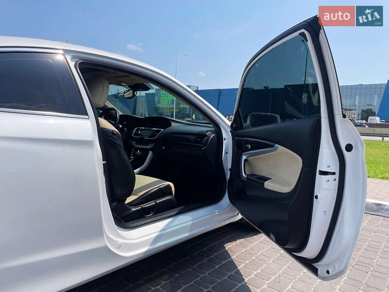 Купе Honda Accord 2014 в Киеве
