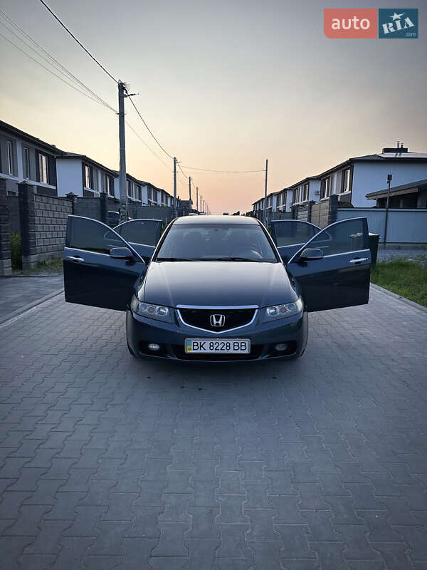 Седан Honda Accord 2003 в Ровно