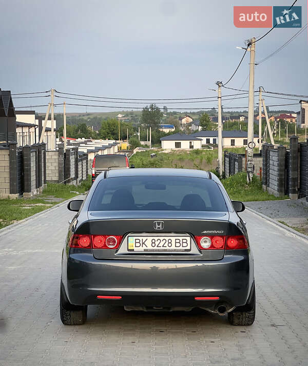 Седан Honda Accord 2003 в Ровно