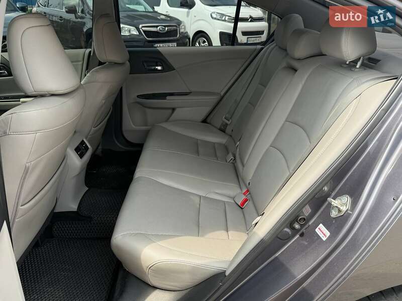 Седан Honda Accord 2015 в Киеве