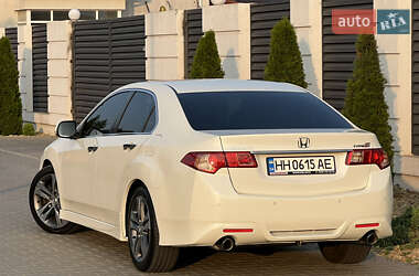 Седан Honda Accord 2011 в 
