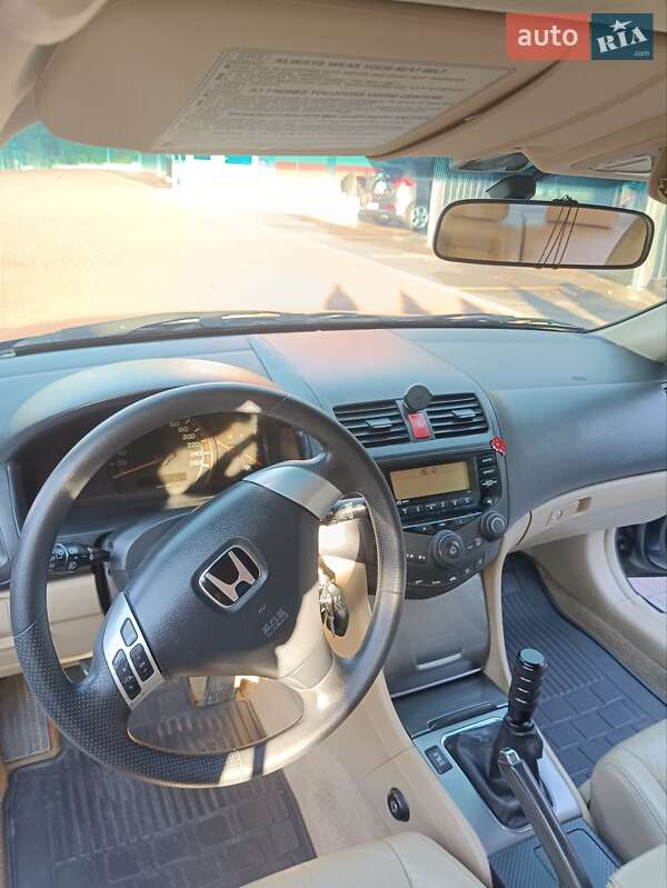 Седан Honda Accord 2003 в Киеве