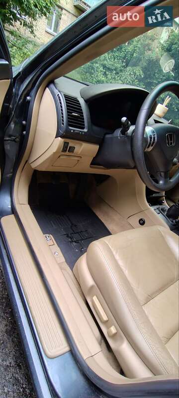 Седан Honda Accord 2003 в Киеве