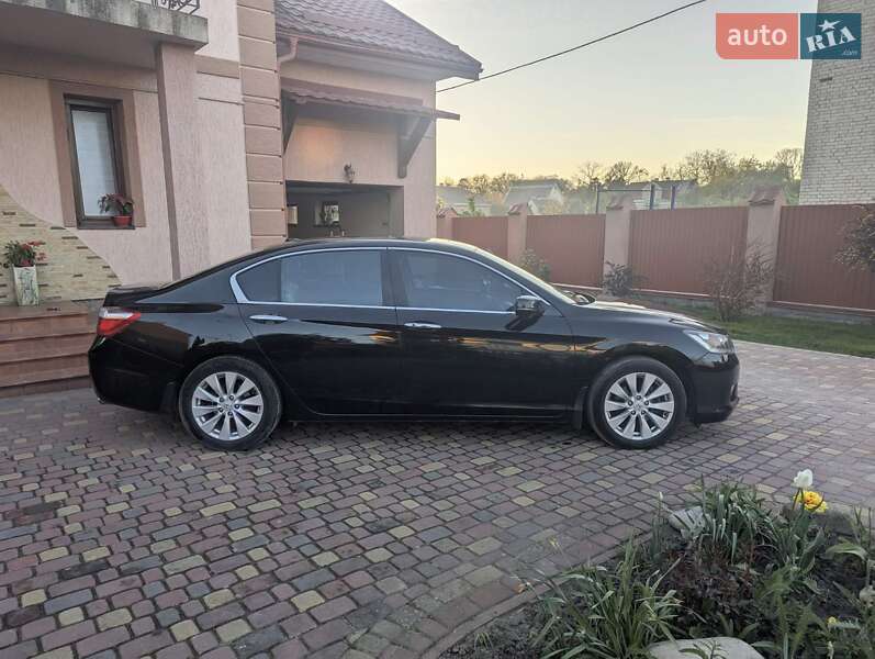 Седан Honda Accord 2013 в Львові
