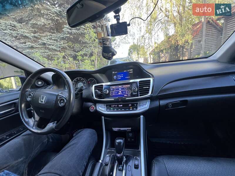 Седан Honda Accord 2013 в Львові