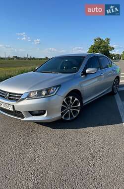 Седан Honda Accord 2015 в 