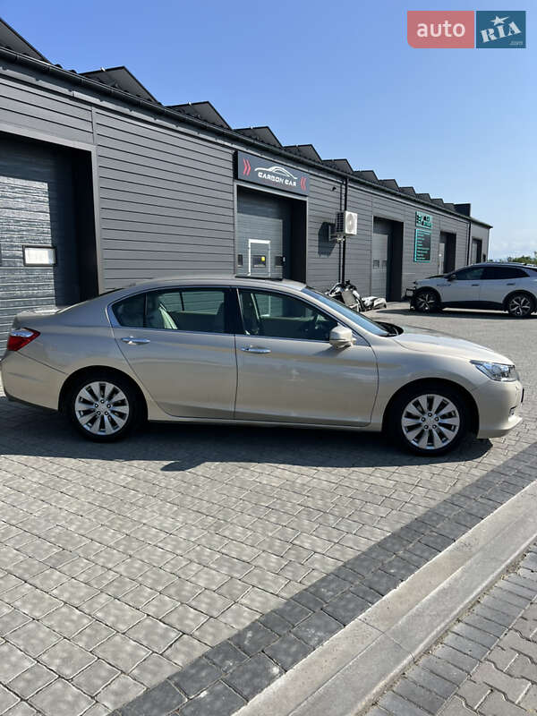 Седан Honda Accord 2013 в Івано-Франківську
