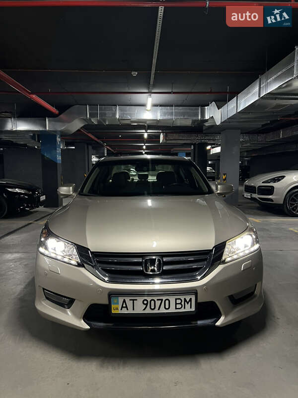 Седан Honda Accord 2013 в Івано-Франківську