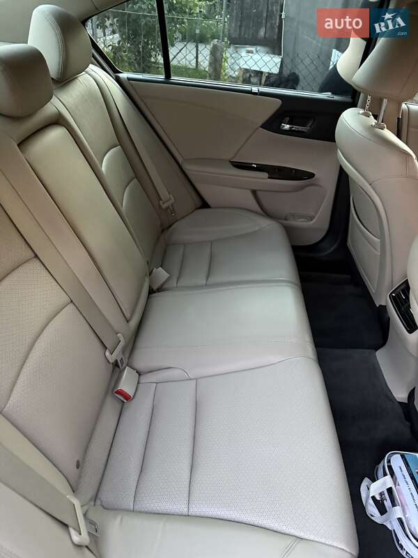 Седан Honda Accord 2013 в Рівному