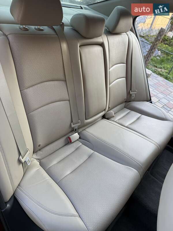 Седан Honda Accord 2013 в Рівному