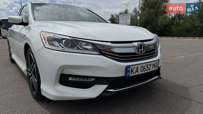 Седан Honda Accord 2016 в Киеве