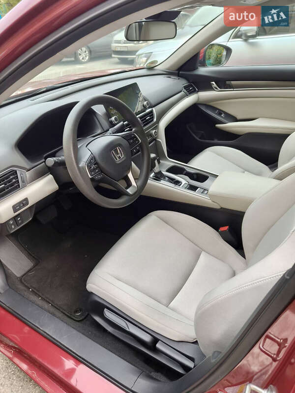 Седан Honda Accord 2019 в Киеве