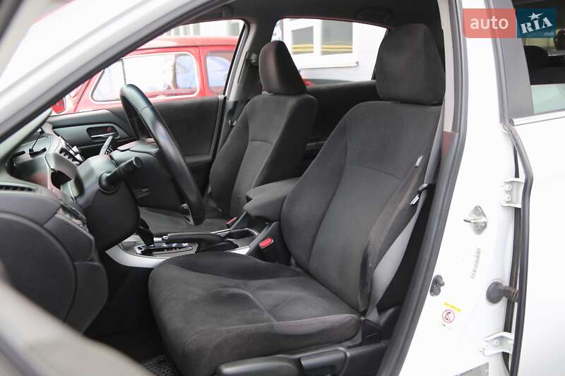 Седан Honda Accord 2013 в Києві
