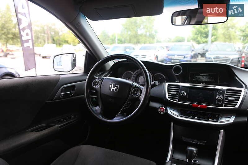 Седан Honda Accord 2013 в Києві