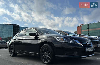 Седан Honda Accord 2015 в Києві