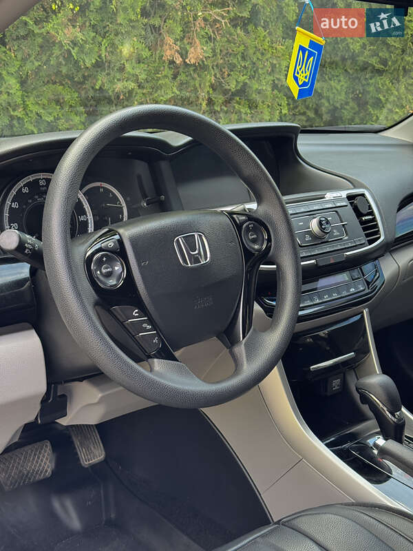 Седан Honda Accord 2016 в Тернополі