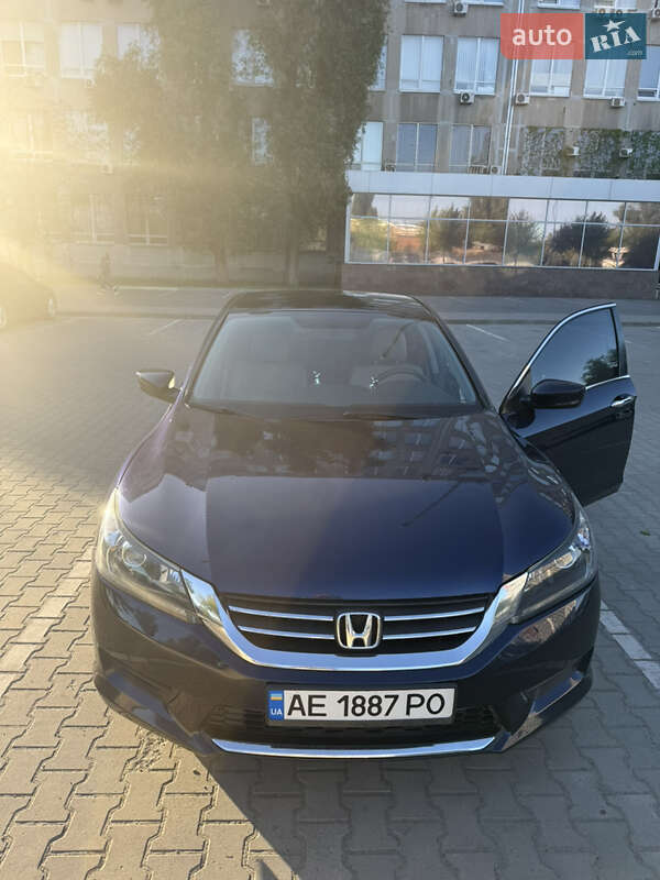 Седан Honda Accord 2015 в Днепре