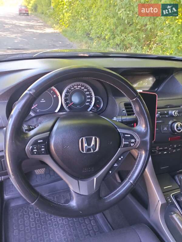 Седан Honda Accord 2010 в Ровно