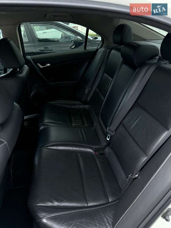 Седан Honda Accord 2011 в Ирпене