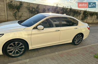 Седан Honda Accord 2014 в 