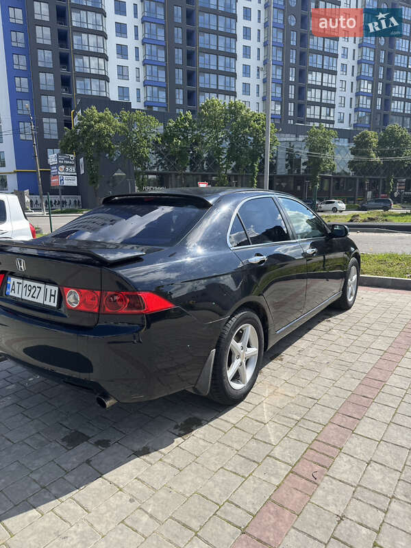 Седан Honda Accord 2004 в 