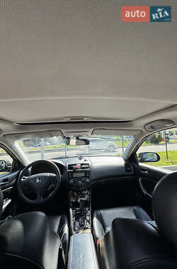 Седан Honda Accord 2004 в 