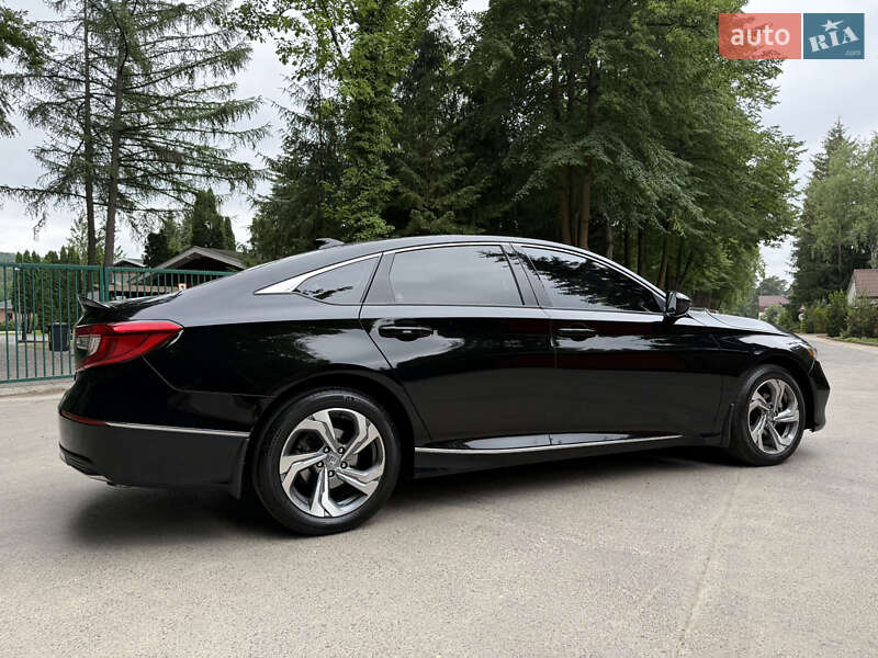 Седан Honda Accord 2018 в Львове