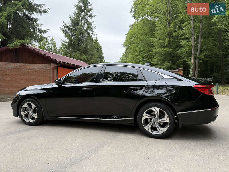 Седан Honda Accord 2018 в Львове