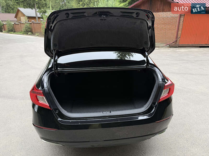 Седан Honda Accord 2018 в Львове