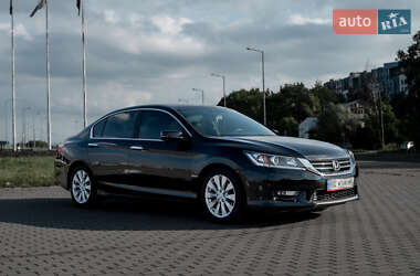 Седан Honda Accord 2015 в Львові