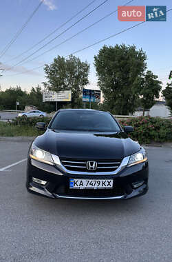 Седан Honda Accord 2015 в Киеве