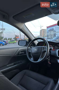 Седан Honda Accord 2015 в 
