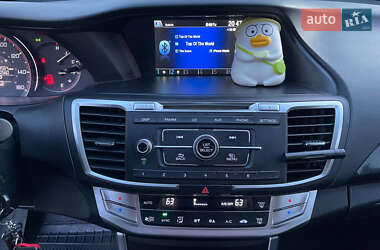 Седан Honda Accord 2015 в 