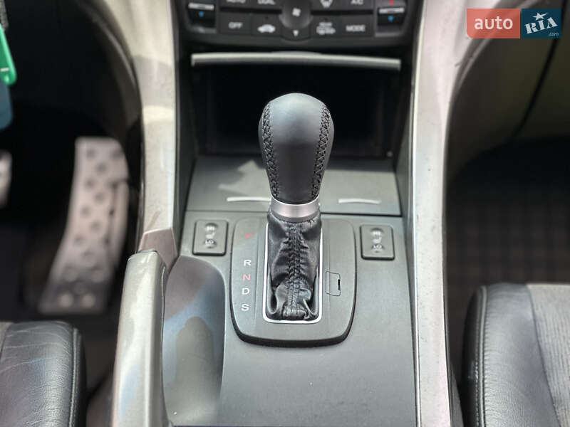 Седан Honda Accord 2010 в Львове