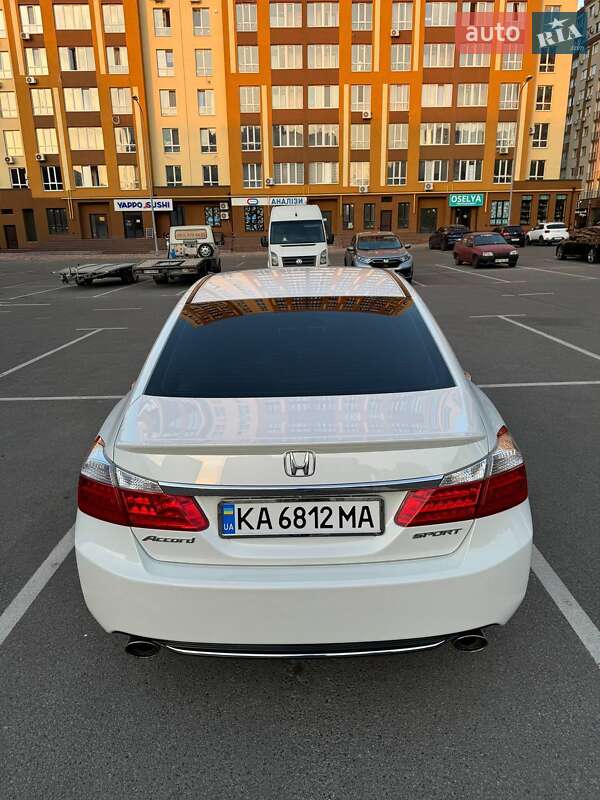 Седан Honda Accord 2013 в Киеве