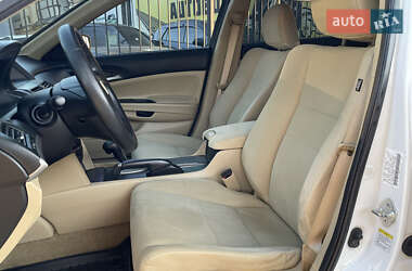 Седан Honda Accord 2012 в 