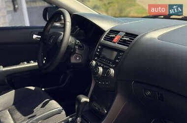 Седан Honda Accord 2004 в 