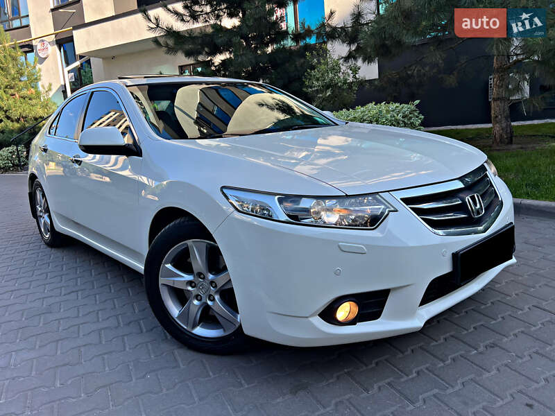 Седан Honda Accord 2012 в Киеве