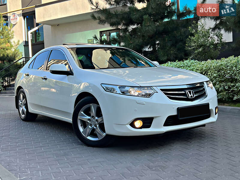 Седан Honda Accord 2012 в Киеве