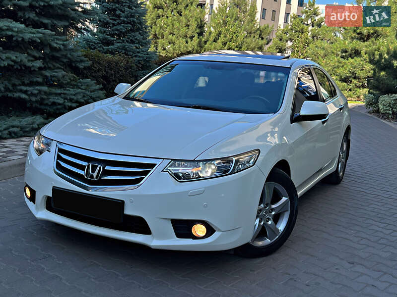 Седан Honda Accord 2012 в Киеве