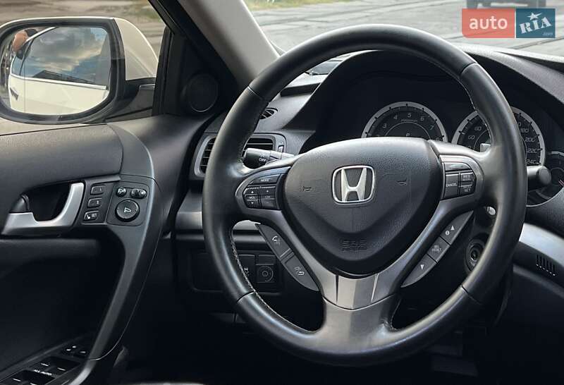 Седан Honda Accord 2012 в Киеве