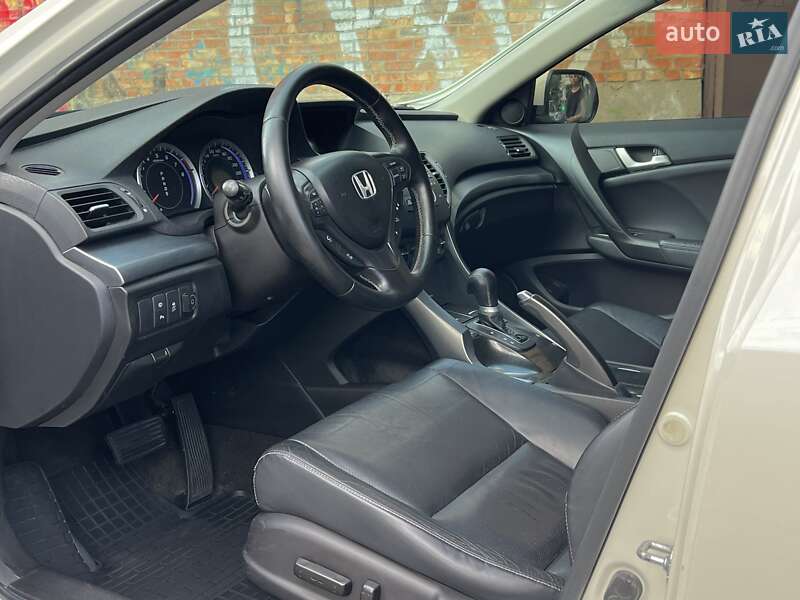 Седан Honda Accord 2012 в Киеве