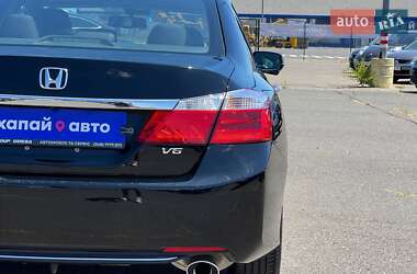Седан Honda Accord 2013 в 
