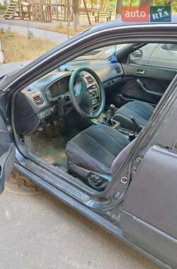 Седан Honda Accord 1993 в 