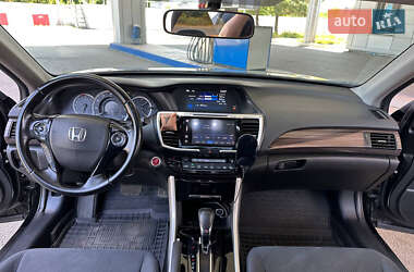 Седан Honda Accord 2015 в 