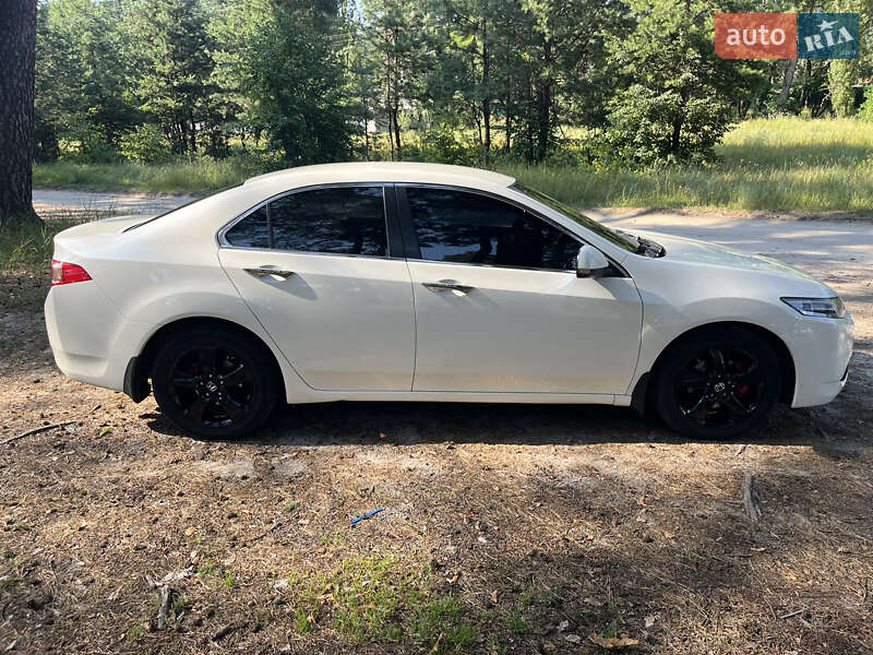 Седан Honda Accord 2011 в Ахтырке