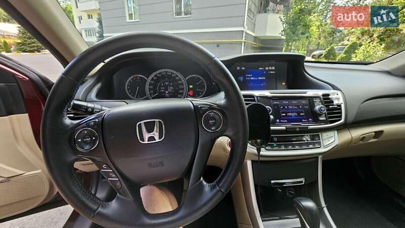 Седан Honda Accord 2014 в Києві