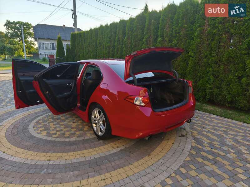 Седан Honda Accord 2010 в Стрию