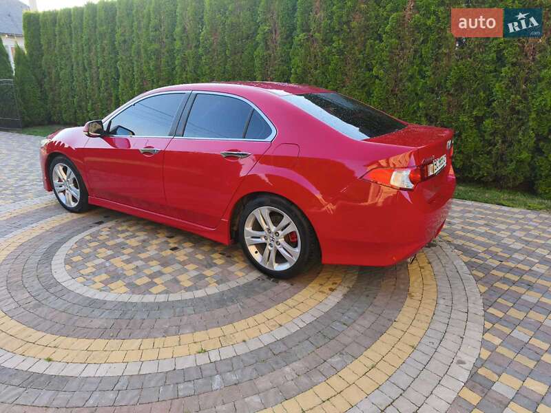 Седан Honda Accord 2010 в Стрию