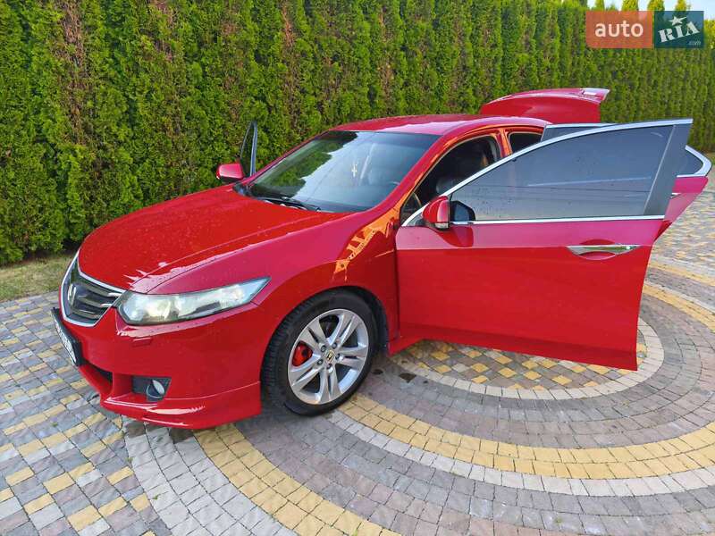 Седан Honda Accord 2010 в Стрию